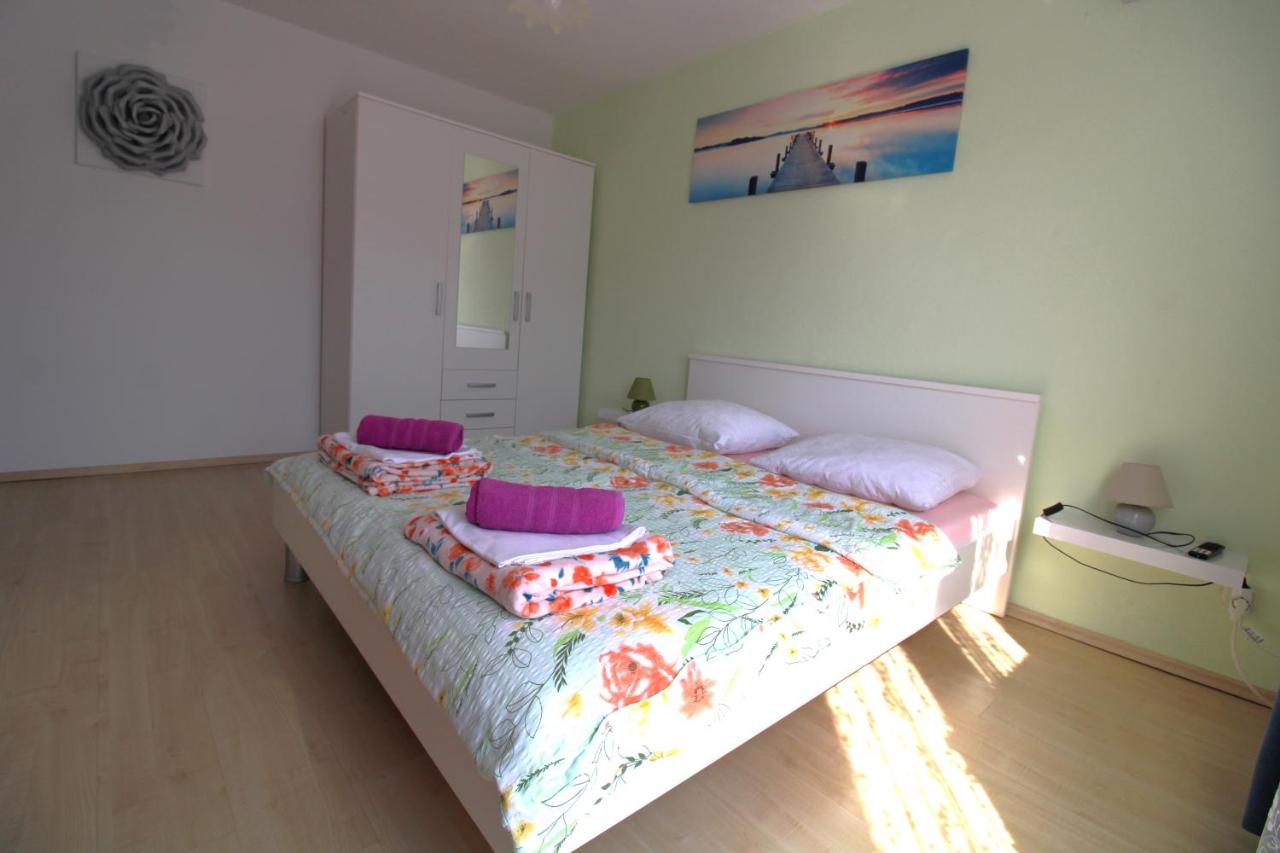 Apartamento con balcón