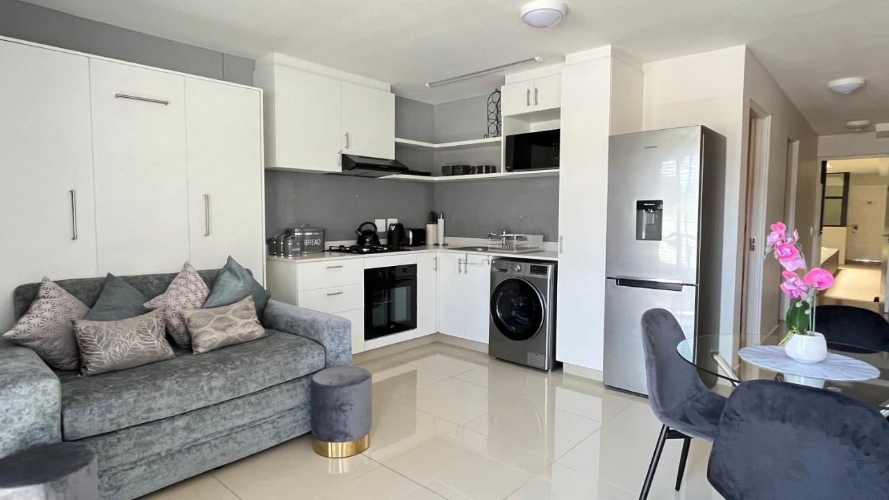 B&B Durban - Modern Retreat @The Millennial Umhlanga - Bed and Breakfast Durban