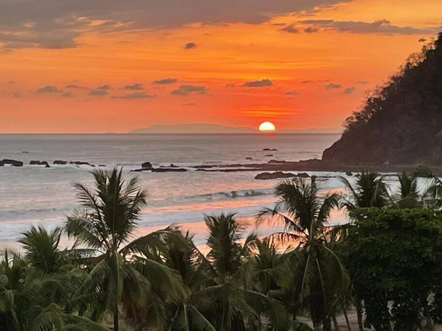 Rooftop balcony oceanfront PH condo with King beds - B&B Jacó