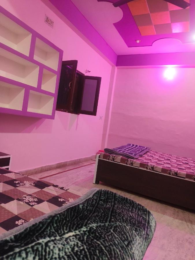 B&B Mathura - KANHA RESIDENCY - Bed and Breakfast Mathura