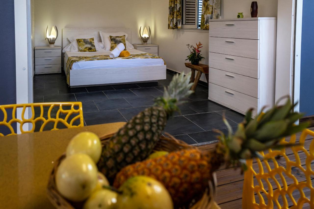 Bungalow Yellow
