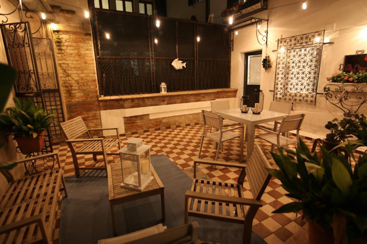 La Casa Più Centrale A Venezia, Con Corte Privata - B&B Venezia