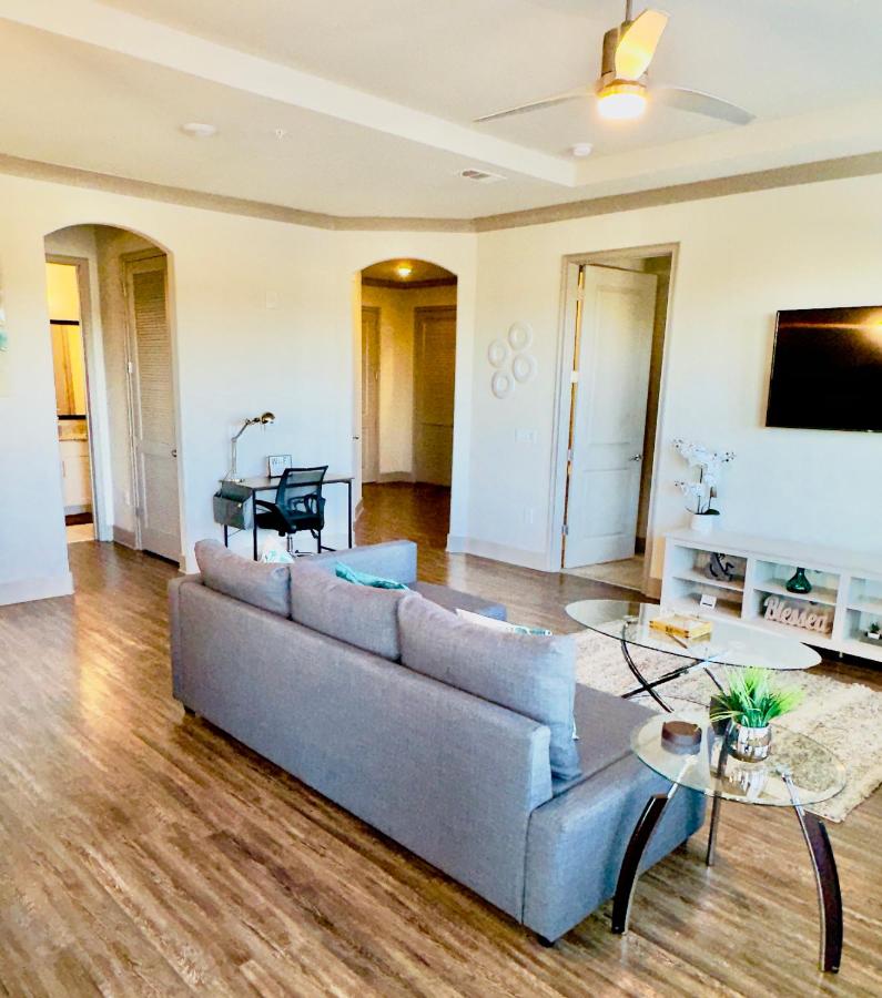 Buckhead Quarters- Spacious with Private Balcony - Ferienwohnung