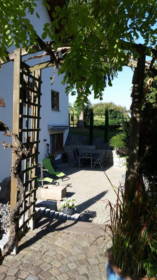 B&B Ettenheim - Ferienwohnung Hotte´s Hütte - Bed and Breakfast Ettenheim