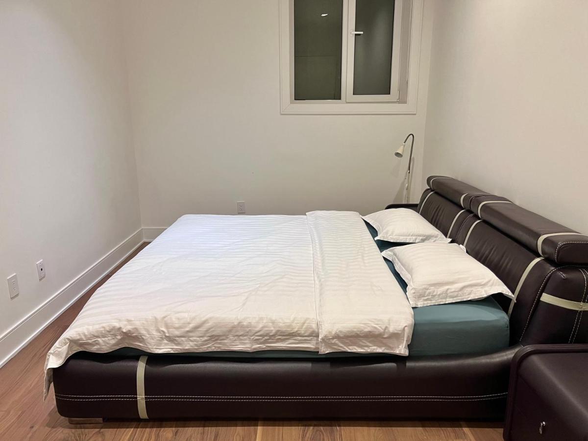Cozy Bedroom with Private Bathroom in Vancouver West - Ferienwohnung