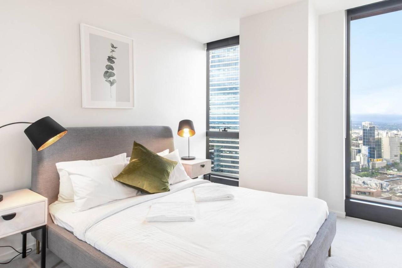Olive Alcove - A Sweeping Skyline Sanctuary near CBD - B&B Melbourne