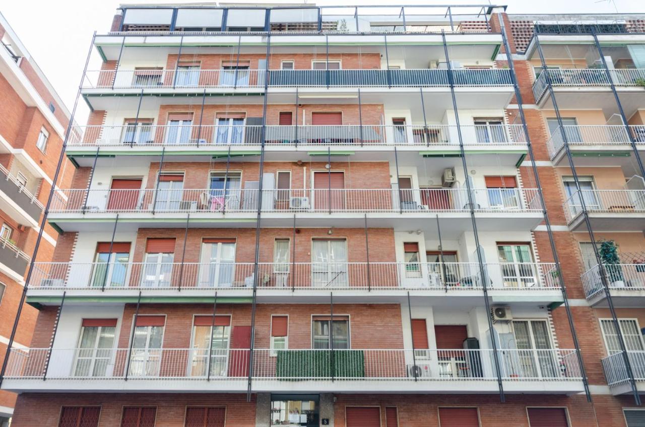 VivimiHome Fiordalisi a pochi passi dalla Metro - Chambres d’hôtes Milan