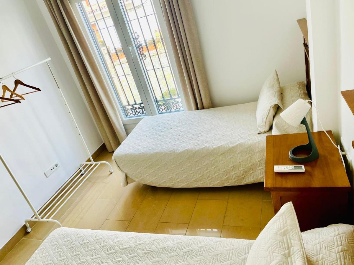 Twin Room with Private Bathroom