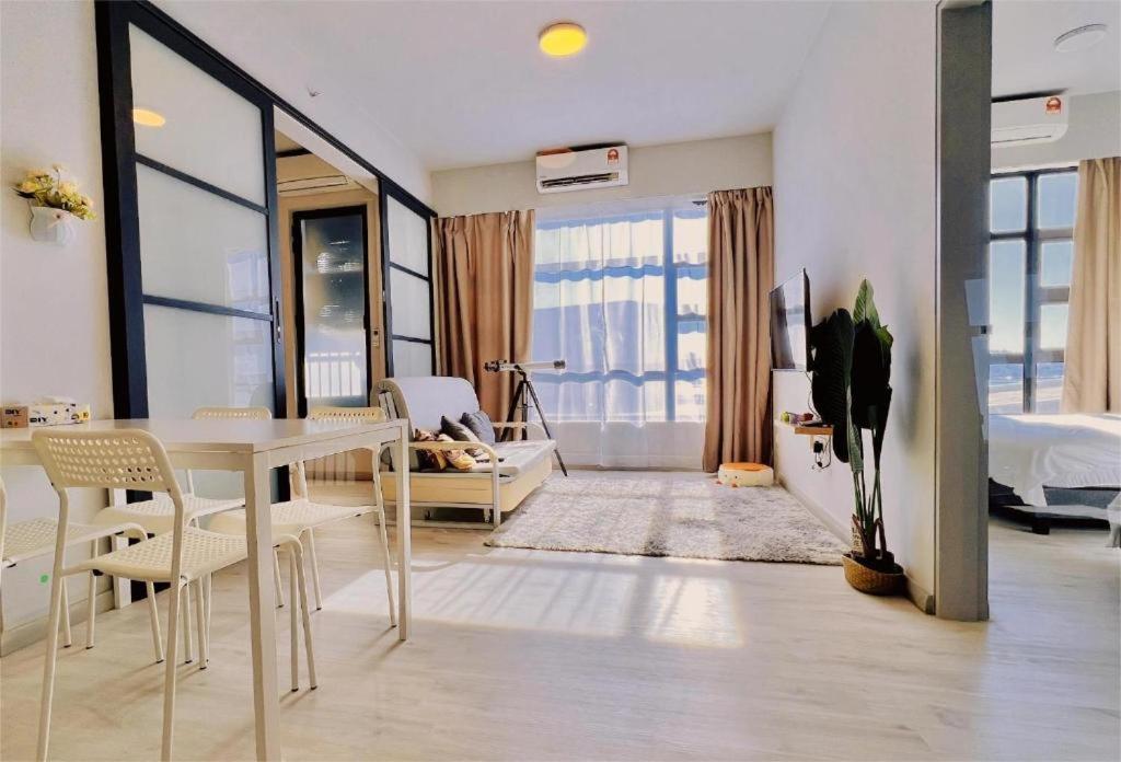 Unity Homestay 合一民宿 JQ NEW Seaview Netflix 5pax - B&B Kota Kinabalu