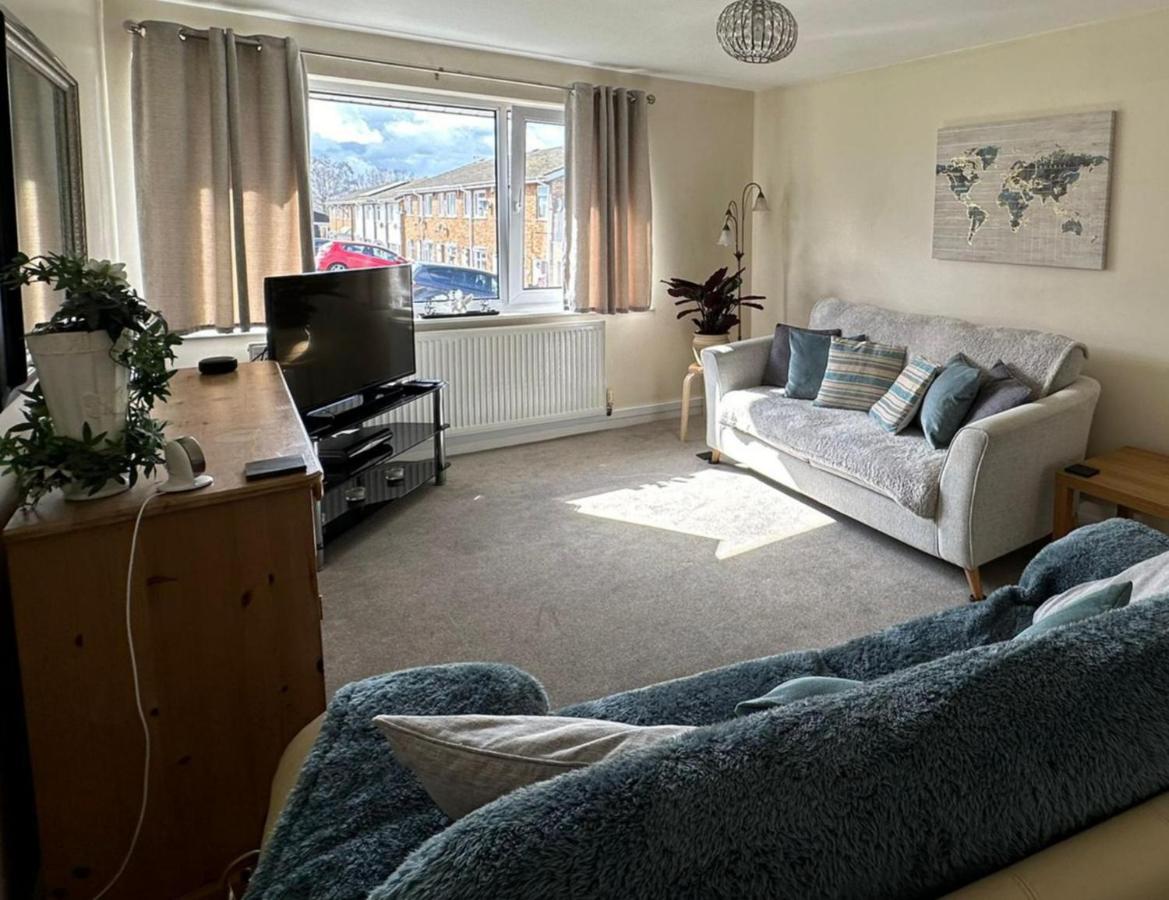 B&B Birmingham - 2-Bed Apartment in Coleshill - Bed and Breakfast Birmingham