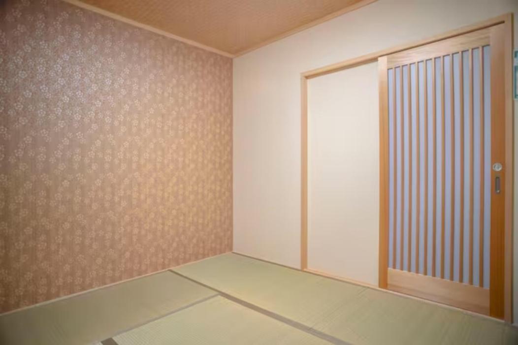 Chambre Double avec Balcon (2 Adultes + 1 Enfant)
