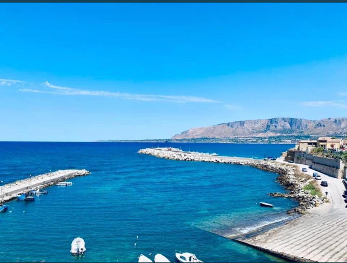 Appartamento con 1 Camera da Letto e Vista Mare 