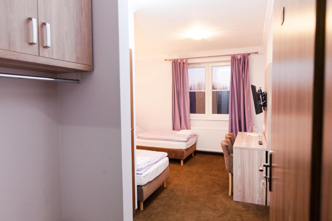 Pałac nad Jeziorem - B&B