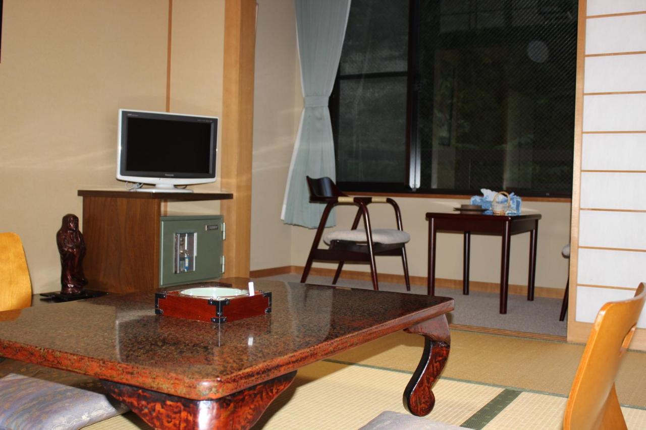 Japanese-Style Twin Room with Shared Bathroom