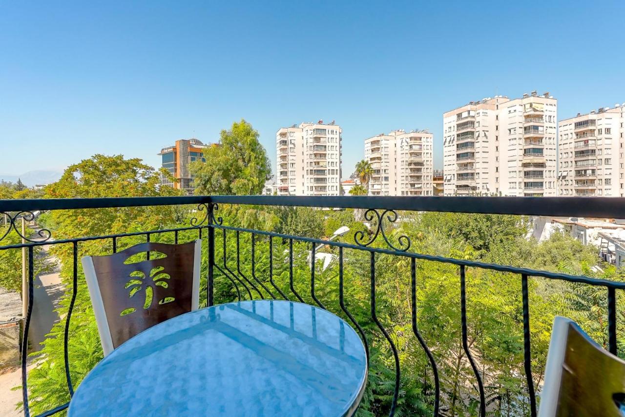 B&B Antalya - Comfy Flat with Balcony 10 min to Hadrian Gates - Bed and Breakfast Antalya