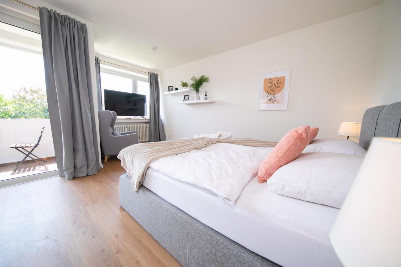 B&B Neuss - Apartment - Central with kitchen - Balcony - Fair - Bed and Breakfast Neuss