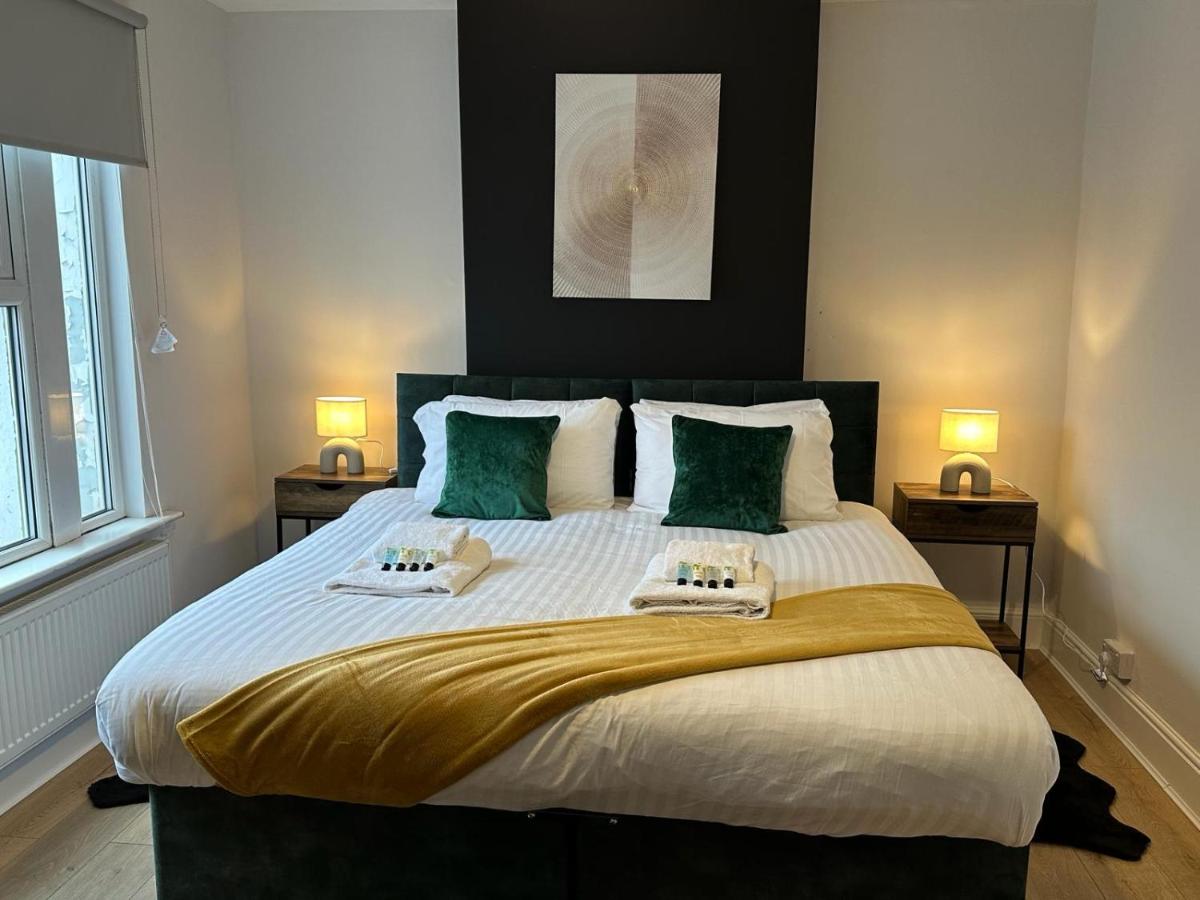 3 Bed Chill Glouc Free Parking - Bed and Breakfast