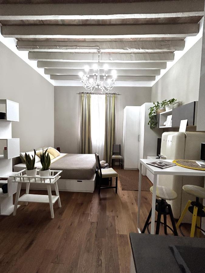 Room114 - Studio apartment near the center - B&B Firenze