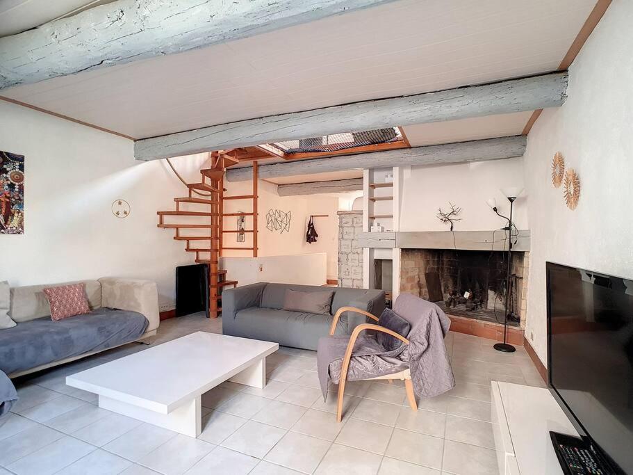 Le Temps Suspendu - Maison atypique avec terrasse - B&B