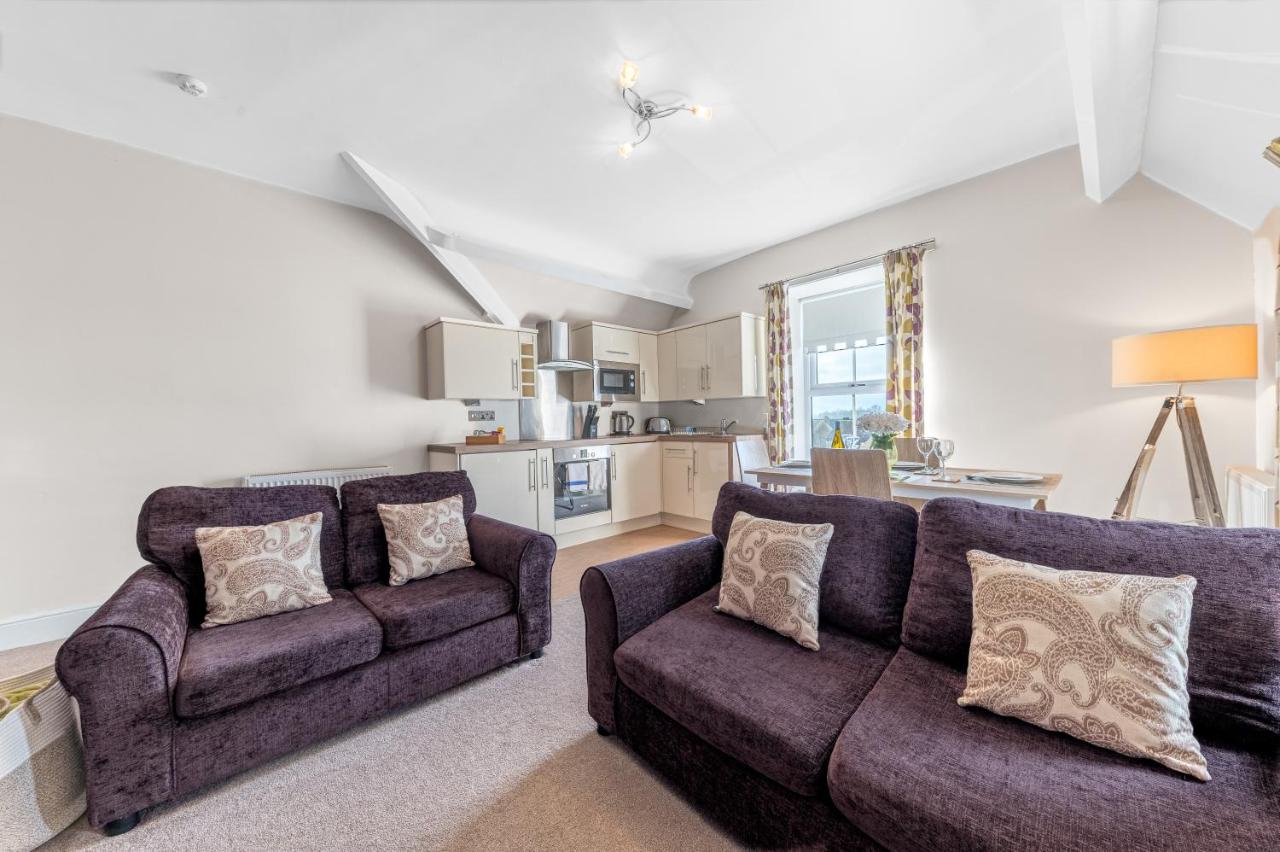 Two-Bedroom Apartment (Second Floor)