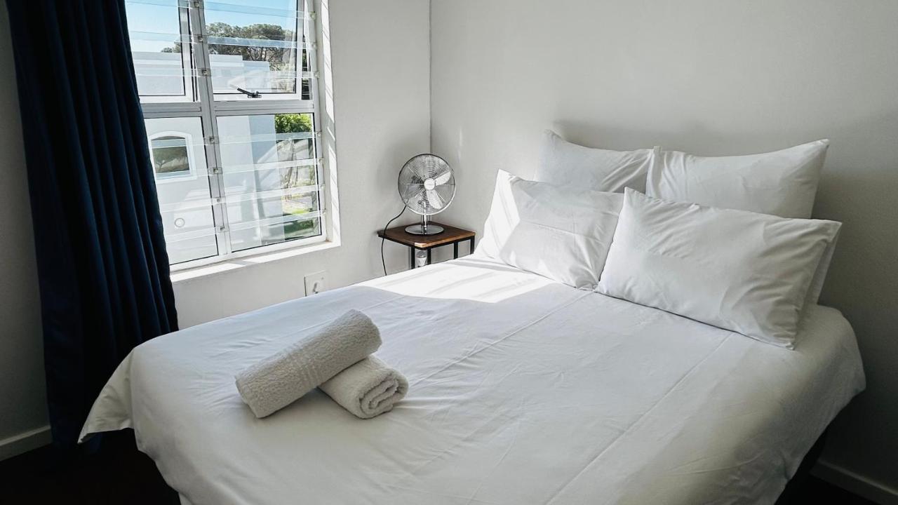 Apartment with shared living room & kitchenette - B&B