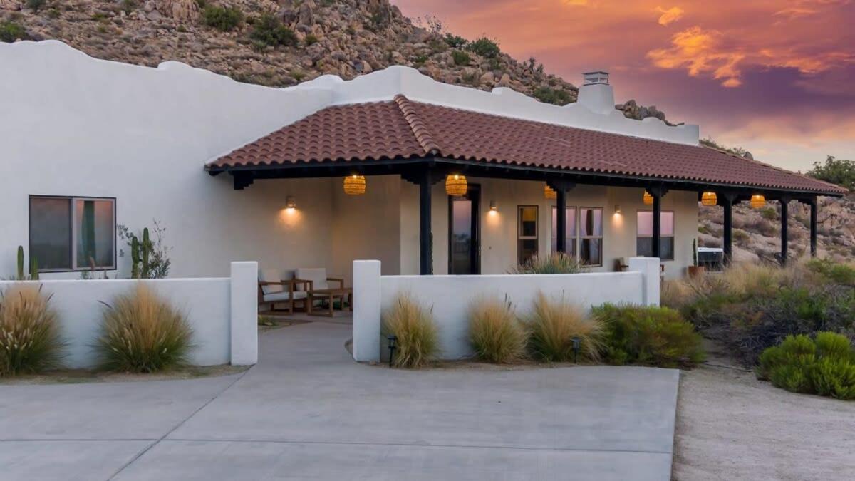Boulder Surrounded Escape- ANOTHERdeserthouse - B&B Yucca Valley