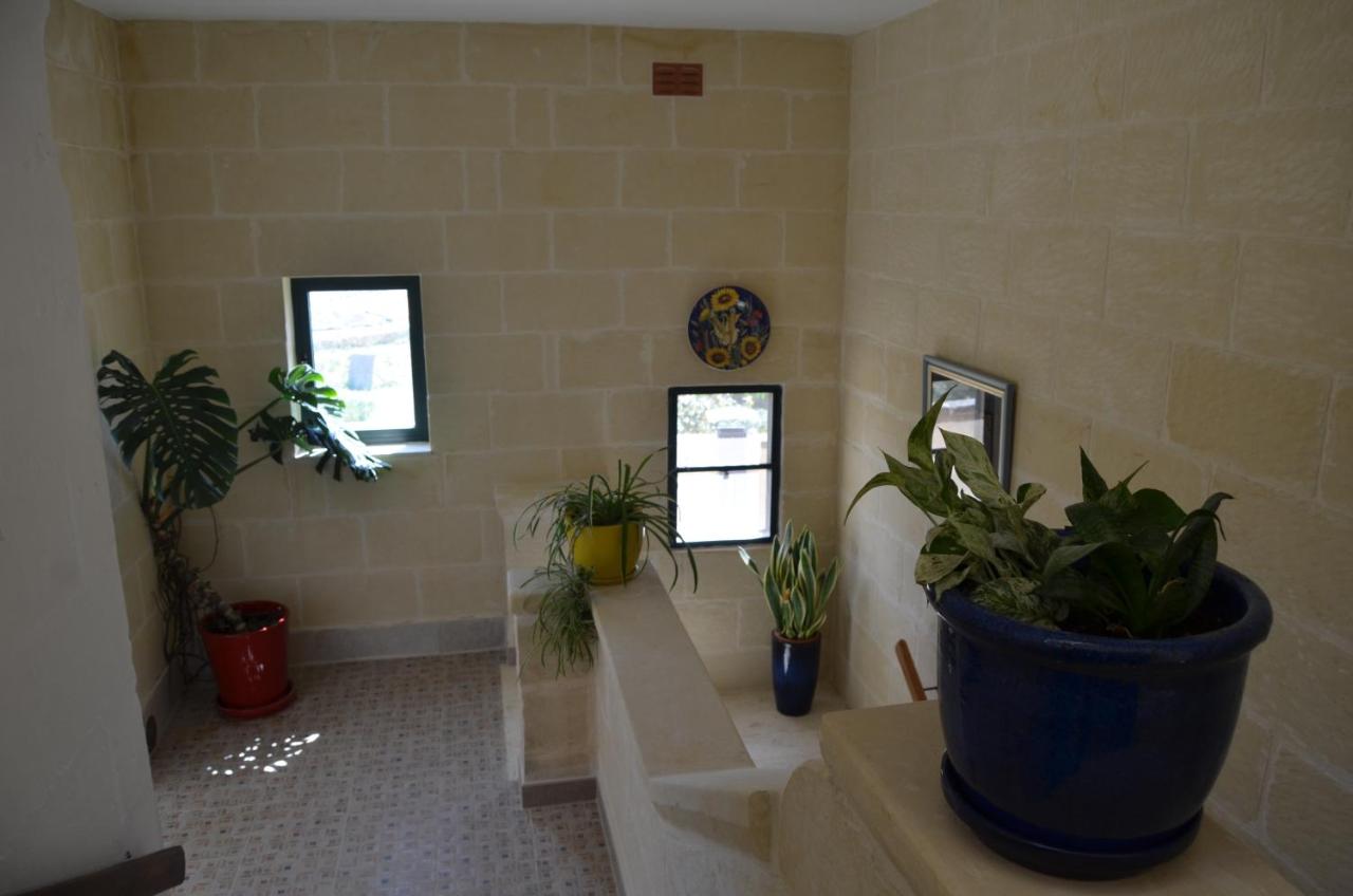 Jenkins Holiday Farmhouse - Chambres d’hôtes Għarb