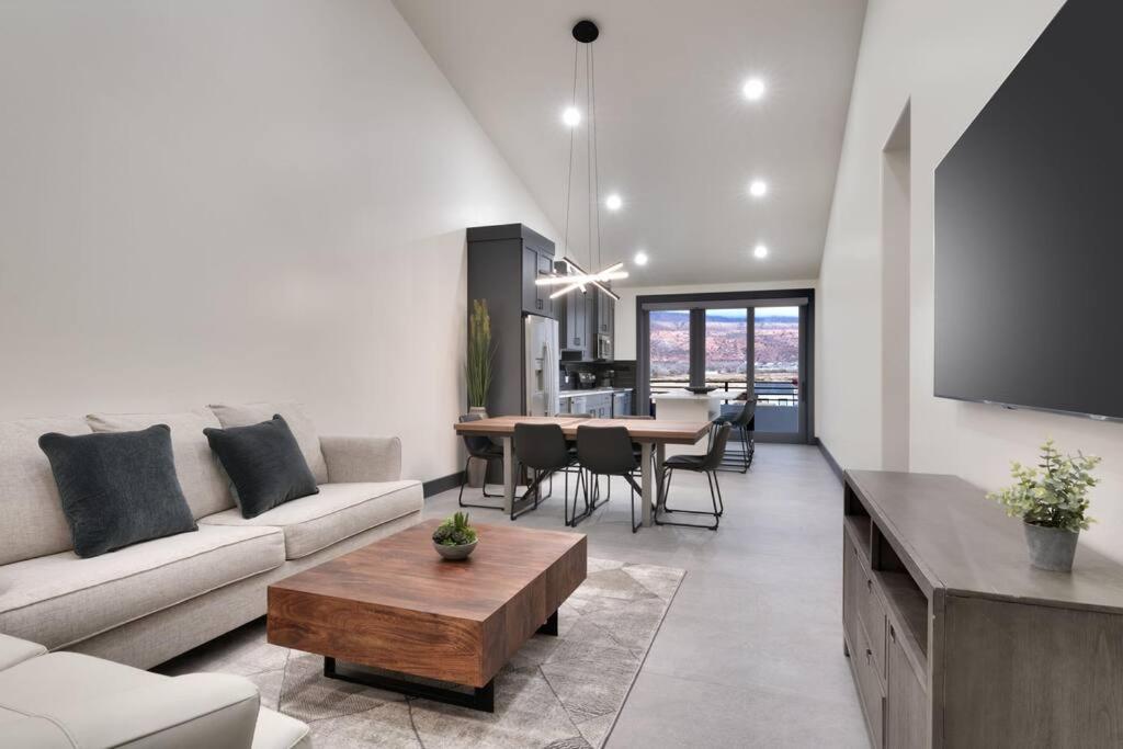 Vizcaya #6 - Moab's Newest Luxury Rental - B&B