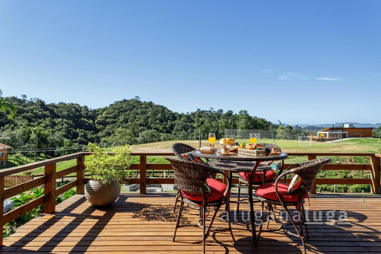 Villa with Garden View