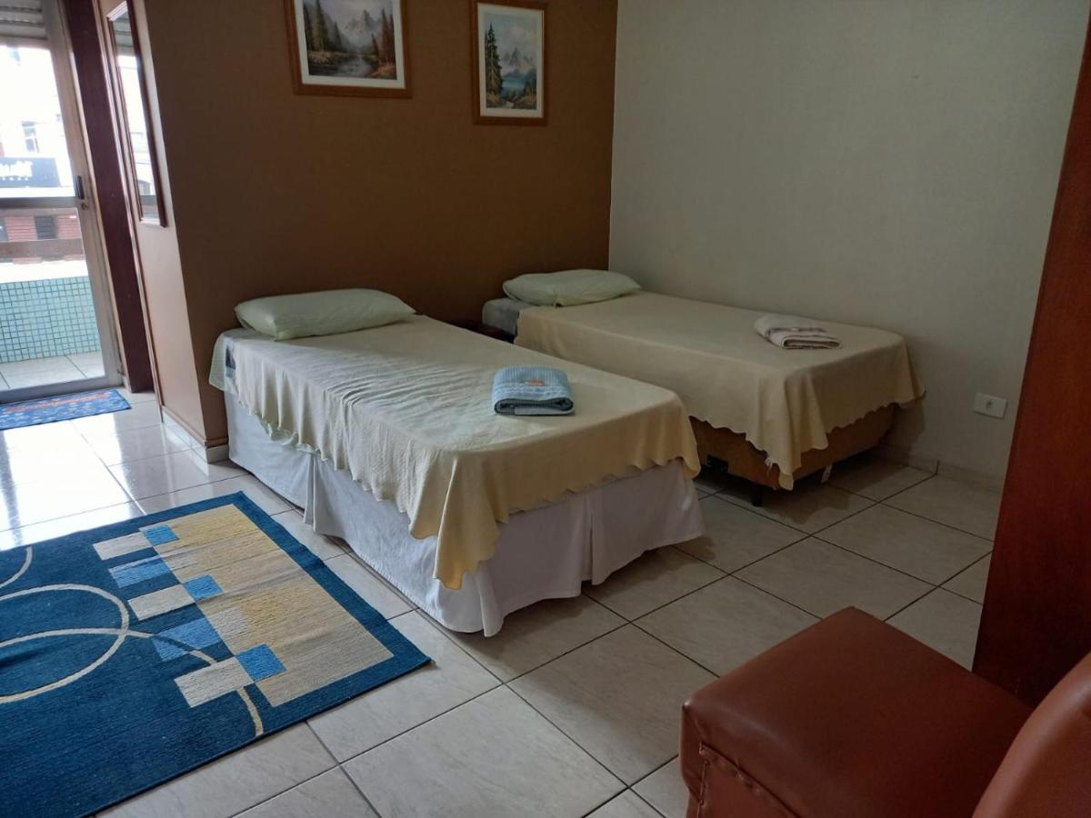 Ap duplo econômico, com banheiro, sem café ou TV no Espaço Verona - B&B