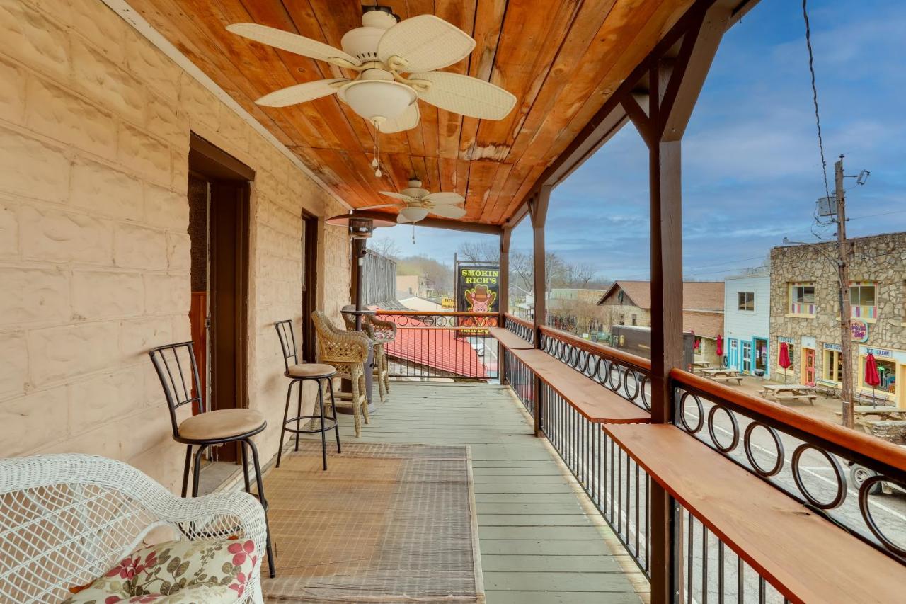 Historic Hardy Home with Game Room on Main Street - Bed and Breakfast