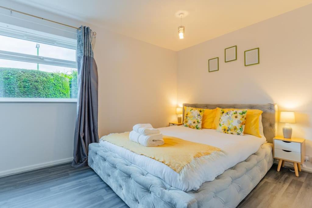 B&B Birmingham - Spacious apartment in Birmingham near Airport, NEC with free parking and WIFI and Netflix - Bed and Breakfast Birmingham