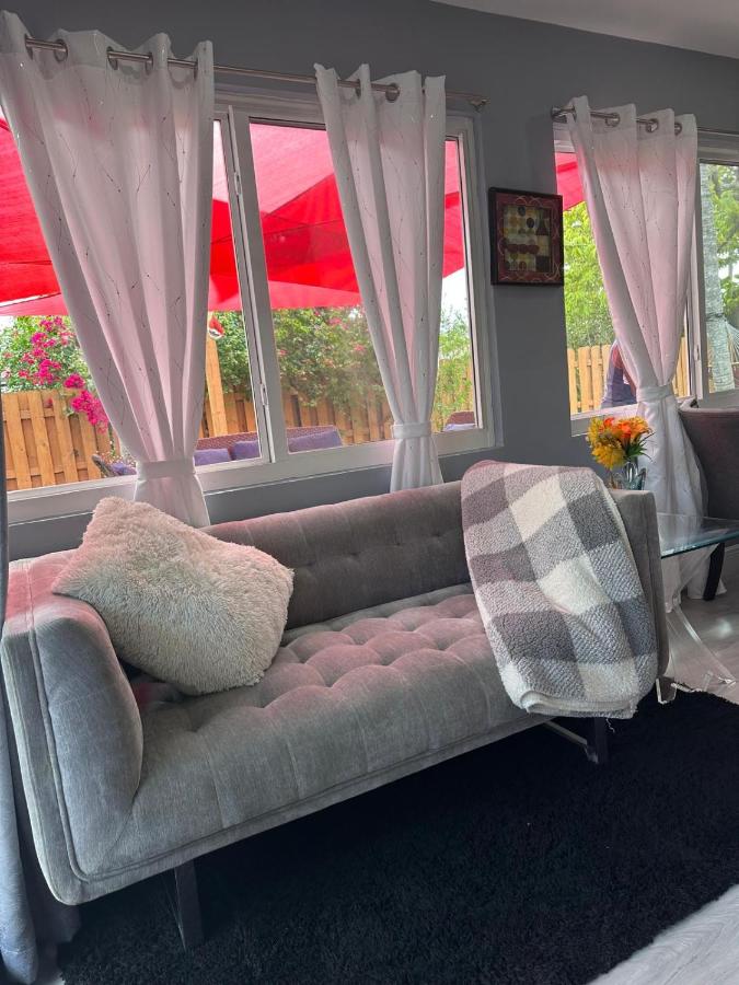 Modern Apartment, private Entrance, Private Backyard - B&B