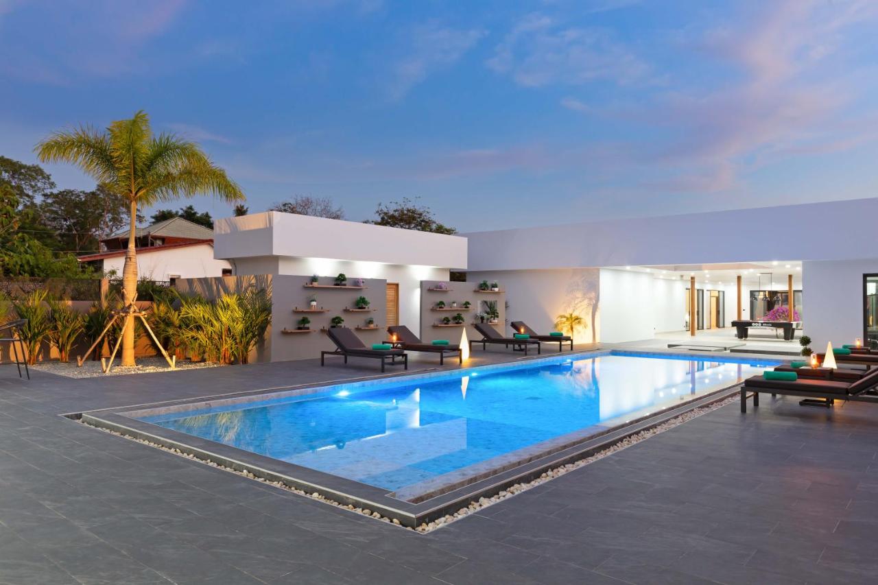 Brand-new 8BR Private Pool Villa Mystic Garden - B&B