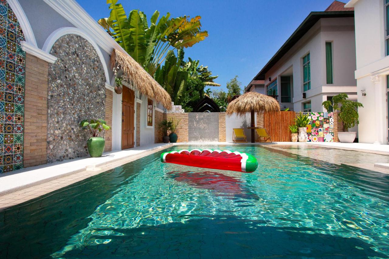 Nagawari Art Maldives BBQ Pattaya Villa - Bed and Breakfast Ban Na Chom Thian