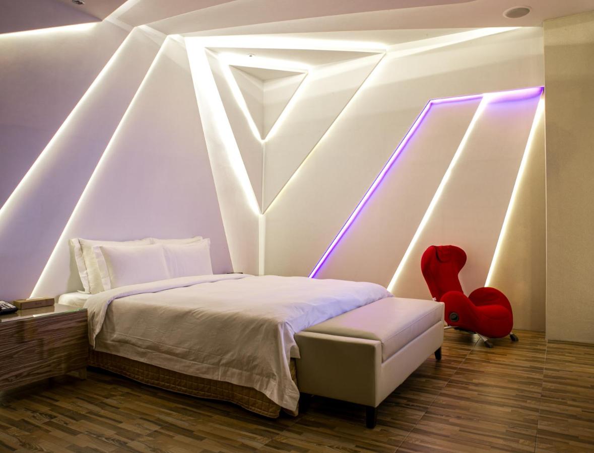 Flagship Suite