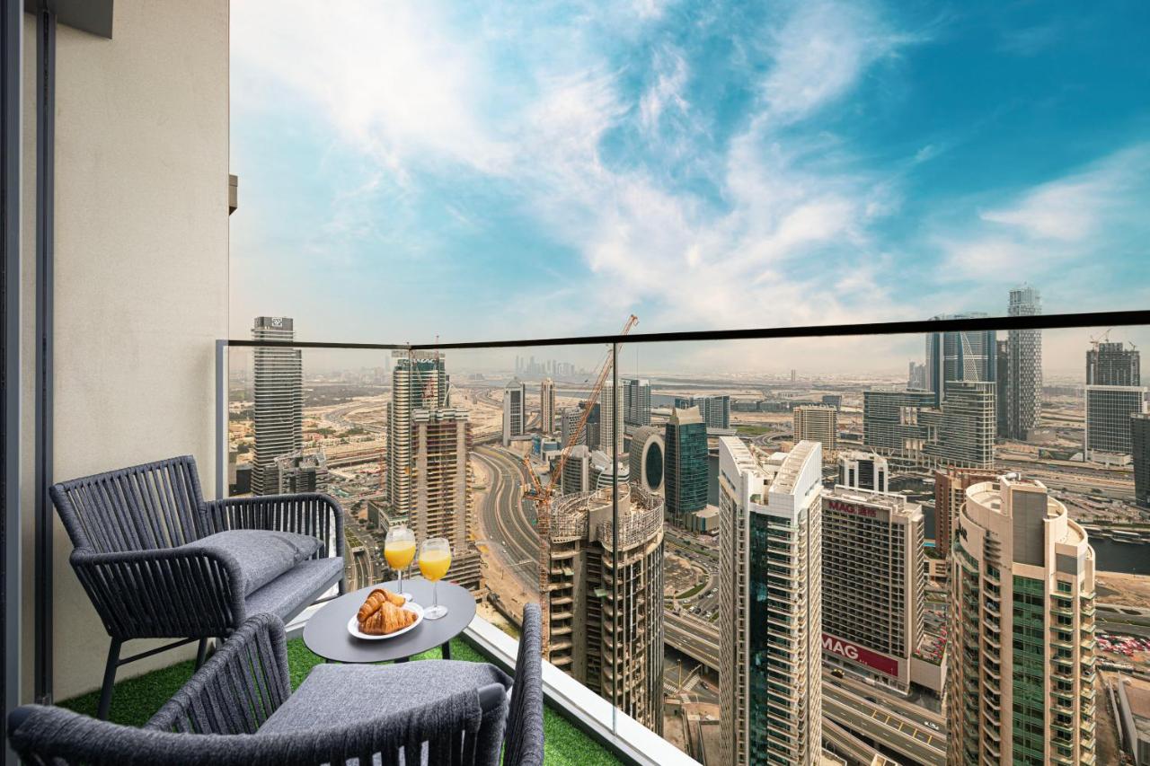 SmartStay at Burj Royale - Full Burj Khalifa View - Brand New Luxury Apartments - Chambres d'hôtes Dubaï