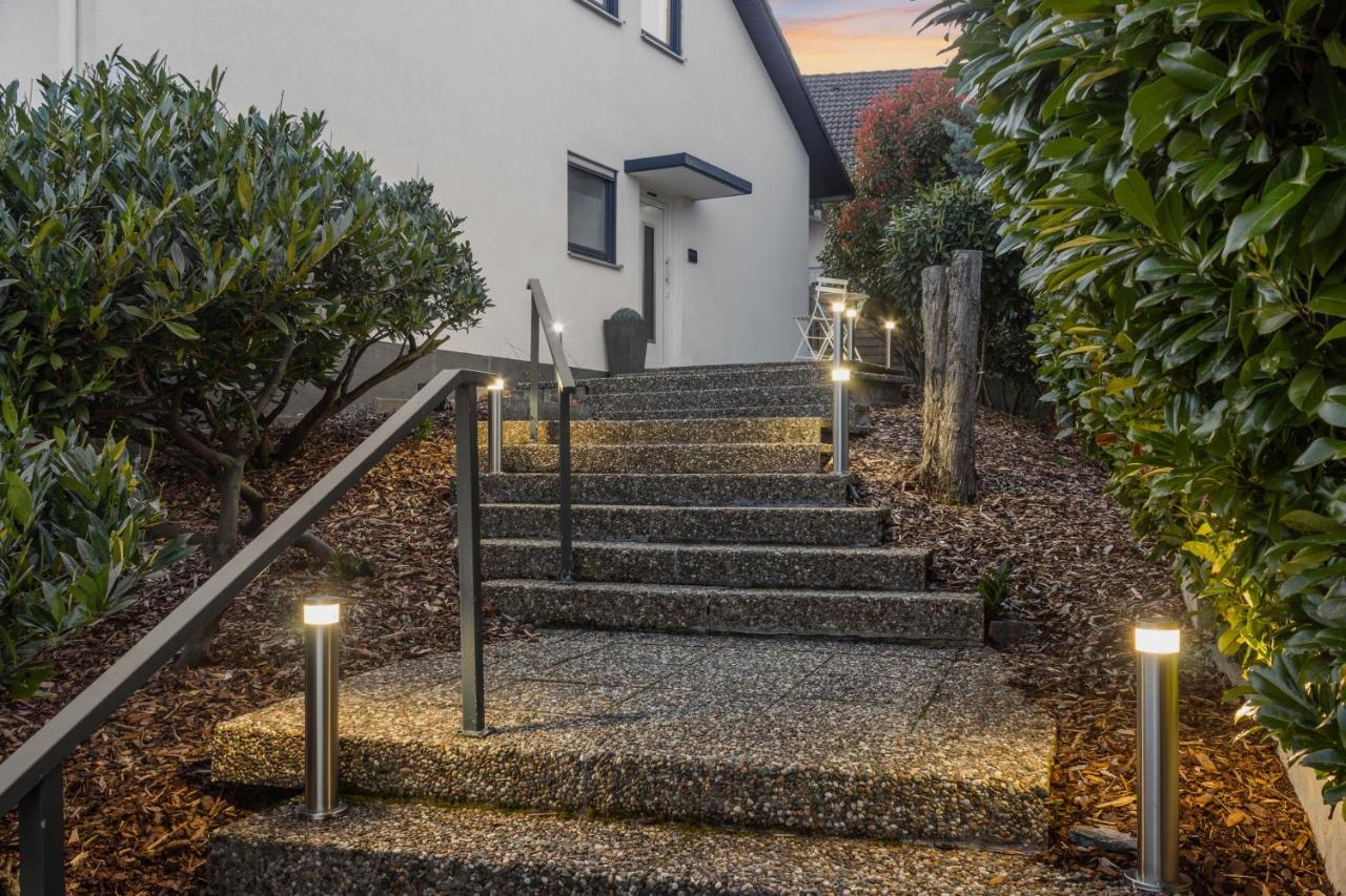 UPPER ROOM: Apartment mit exklusiver Ausstattung-Ausblick auf Weinberge&Mandelblütenpfad - Ferienwohnung