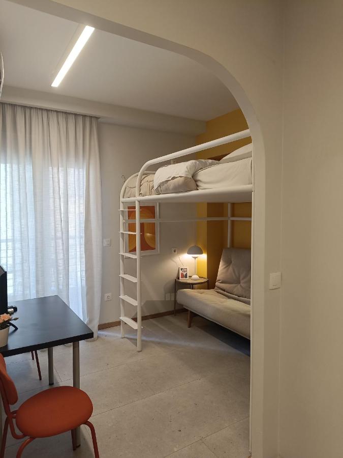 City Vibe-Siggrou 44 family studio - B&B Salónica