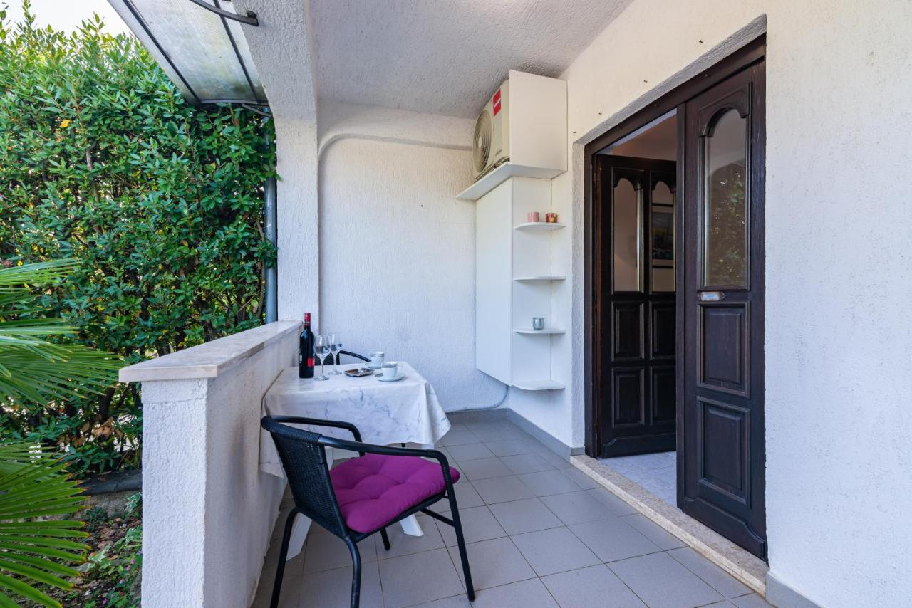 Apartment Laurus - Ferienwohnung Vantačići
