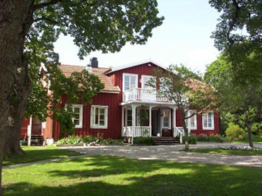 Sörgården - hyr hela gården! (2-35 personer.) - B&B