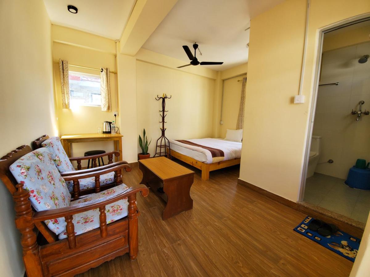 B&B Pokhara - santoshi guest house - Bed and Breakfast Pokhara