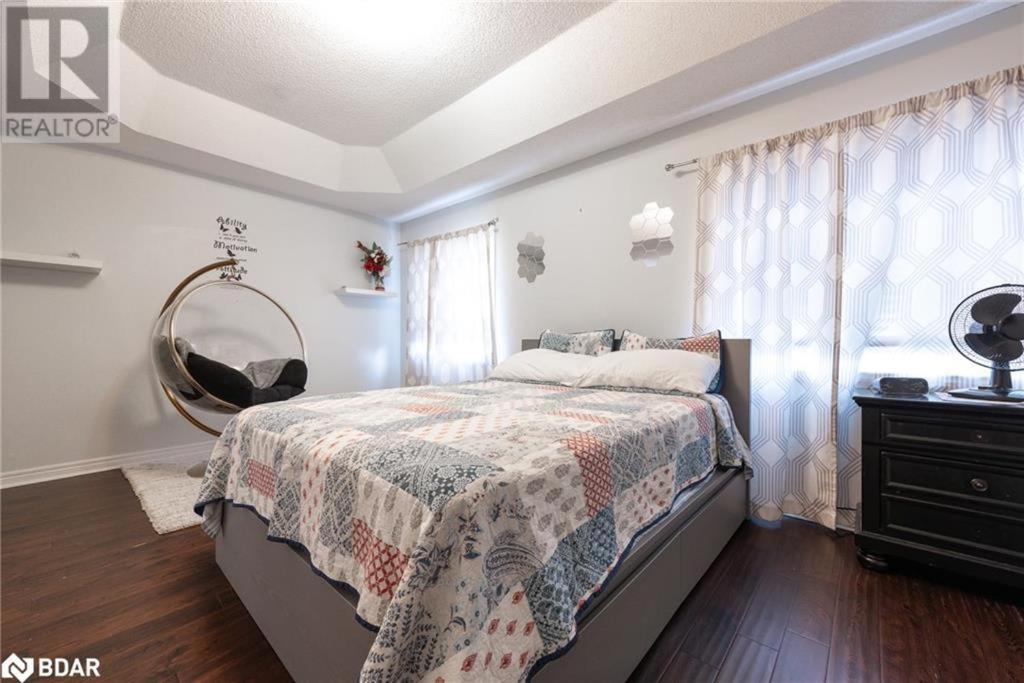 B&B Brampton - Charming 3 bedroom home - Bed and Breakfast Brampton