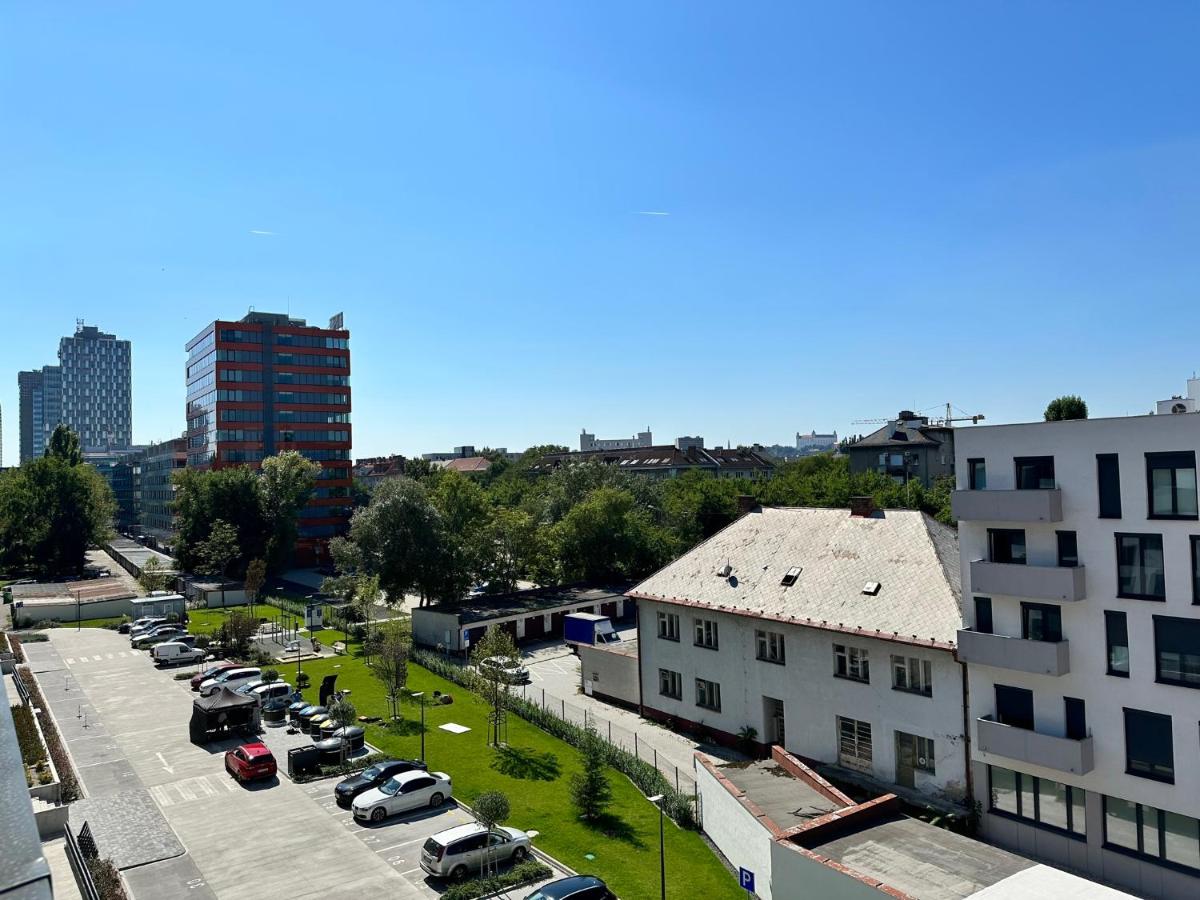 Nivy, parkovanie, blizko centra - Chambres d'hôtes Čunovo