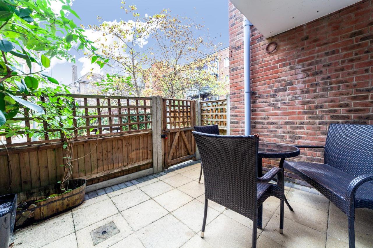 Charming 1BR apt w patio in Battersea - B&B