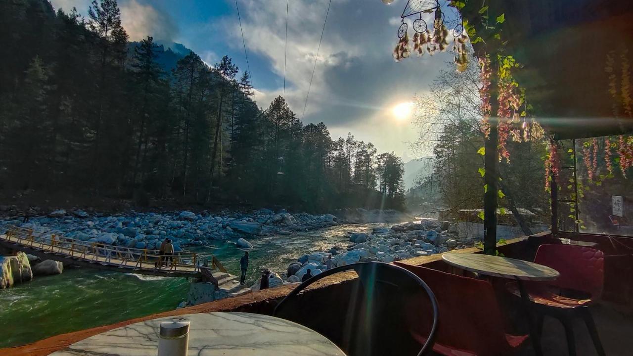 MH-12 Homestays and Cafe. - B&B Kasol