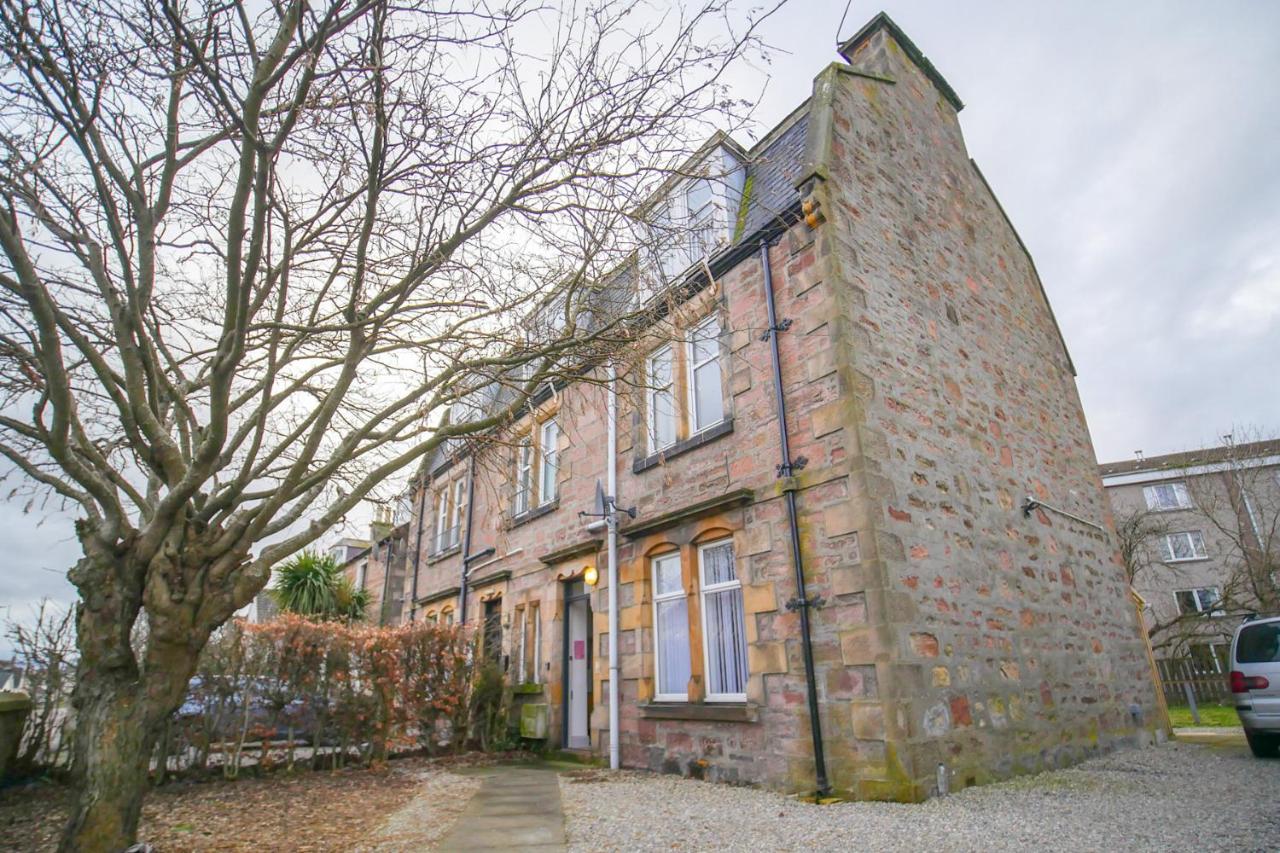 B&B Inverness - Telford Rd 5 Bedroom House Inverness - Bed and Breakfast Inverness