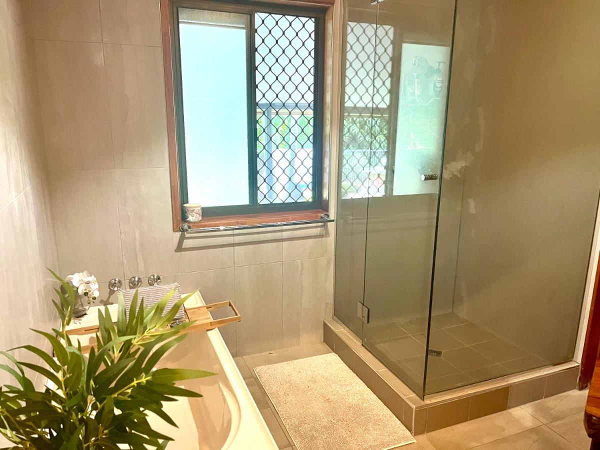Bushland Beach Holiday House - B&B