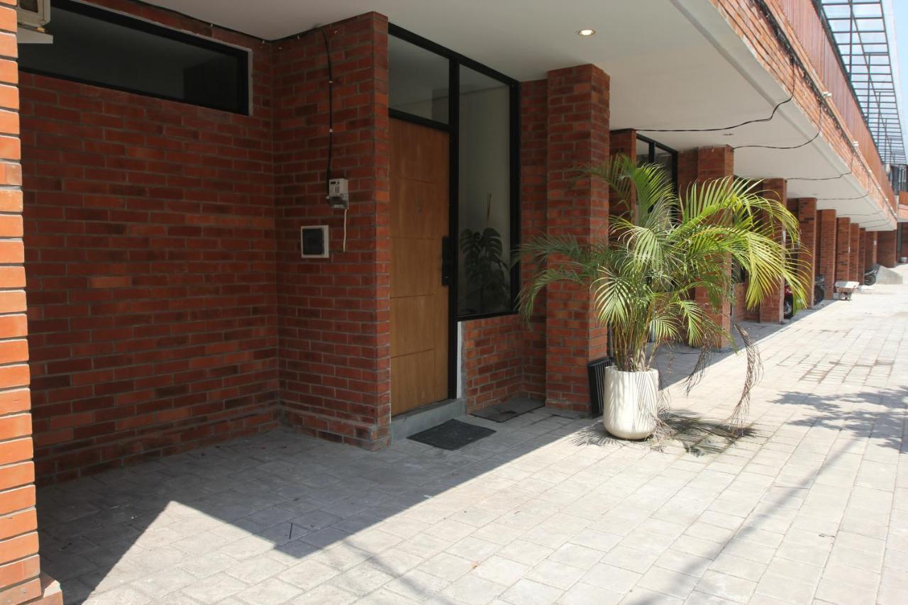 La Casa Deluxe - short escape from pererenan beach - B&B