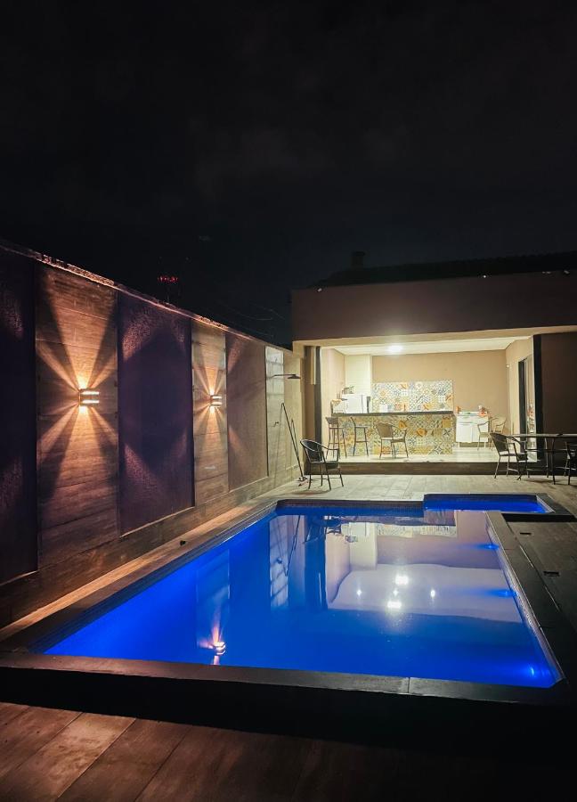 Casa piscina 3 quartos - Bed and Breakfast